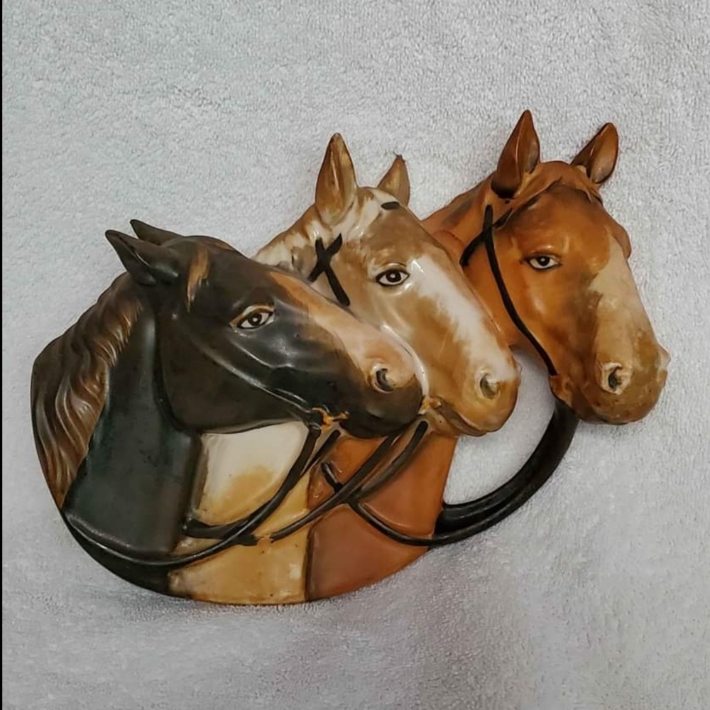 Vintage horse wall plaque
